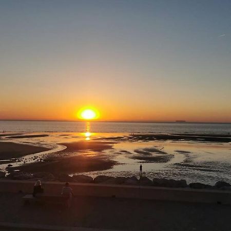 Gite De La Digue Уисан Екстериор снимка